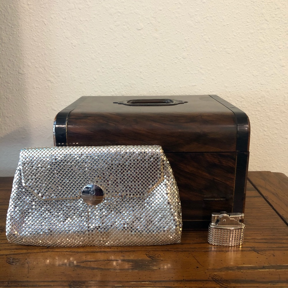 💖Sold💖 Whiting and Davis Clutch
